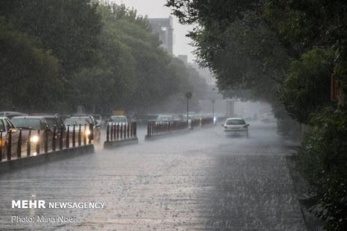 رگبار باران، رعد و برق و احتمال وقوع توفان لحظه ای در تهران