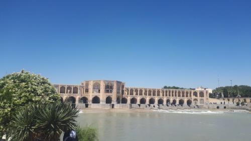 هوای اصفهان در ۱۰ منطقه سالم می باشد