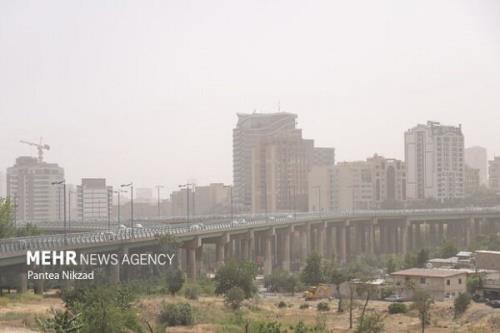 هوای تهران آلوده است